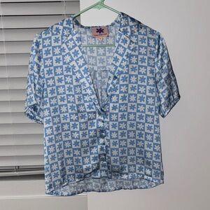 Lisa Says Gah Blue and White Floral Top